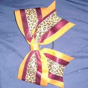 Cheer bow